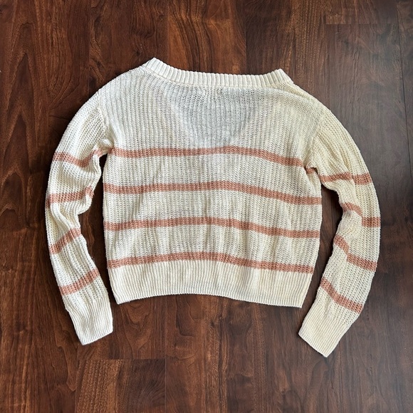 Faherty Miramar V-Neck Sweater 
Coconut Cottage Stripe 
Size XS 
Linen Blend - Picture 6 of 9
